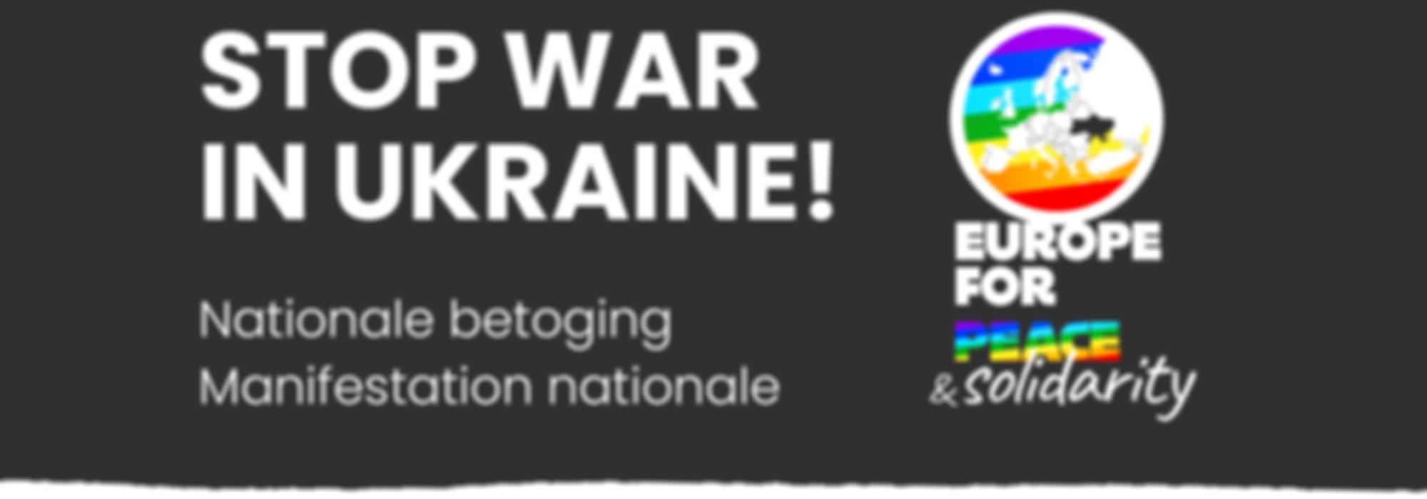 een affiche waarop 'stop war in ukraine' staat