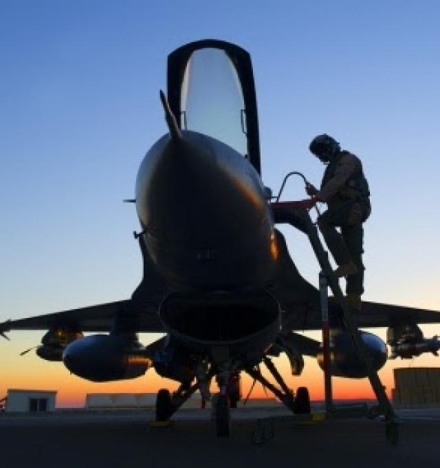 Photo of a Belgian F-16 on the military base in Jordan, 