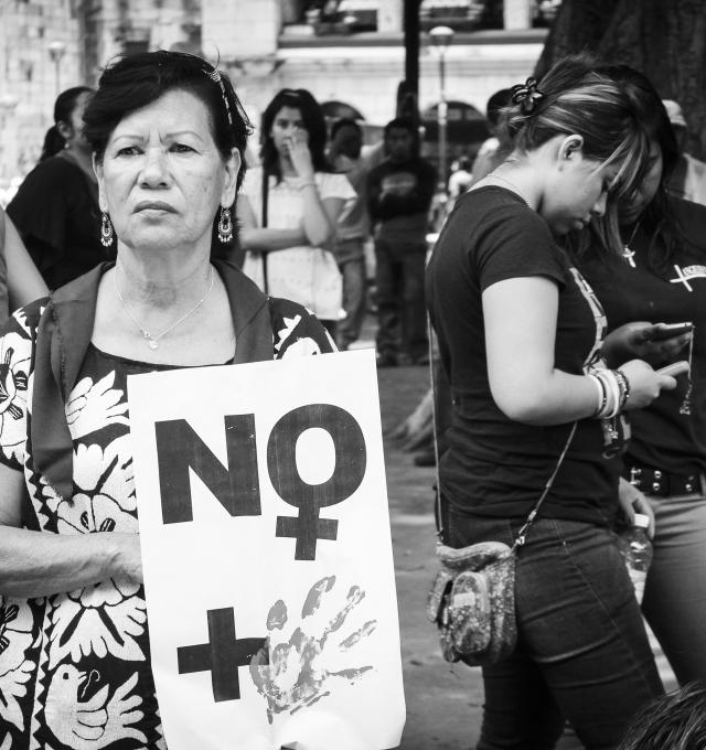 In november 2020 nog opende de Mexicaanse politie het vuur op een betoging van vrouwen tegen politiegeweld. Creative Commons - victorfotomx
